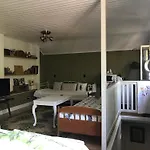 Little Red School House Homestay