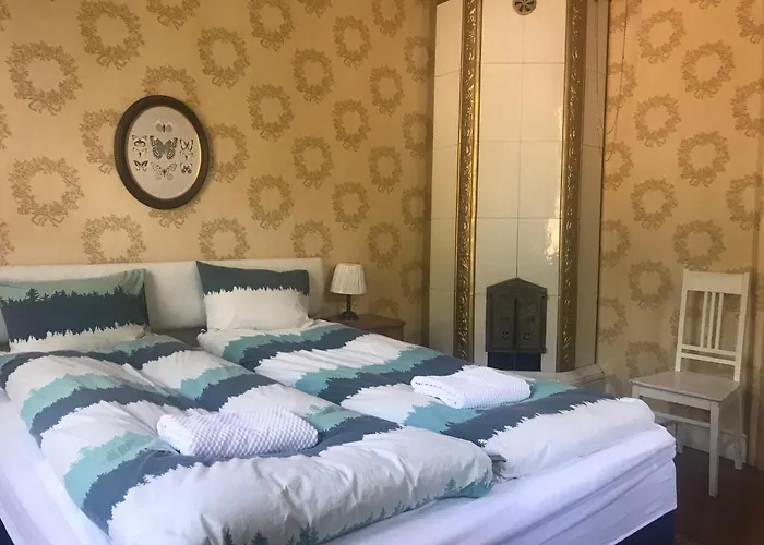 ホームステイ Little Red School House *