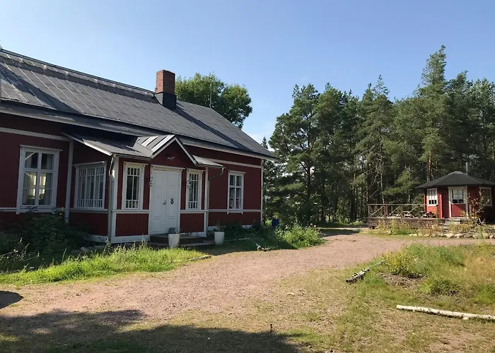 Little Red School House ホームステイ Taivassalo